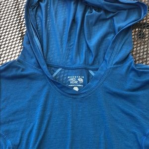 Mountain Hardware hoodie/pull over